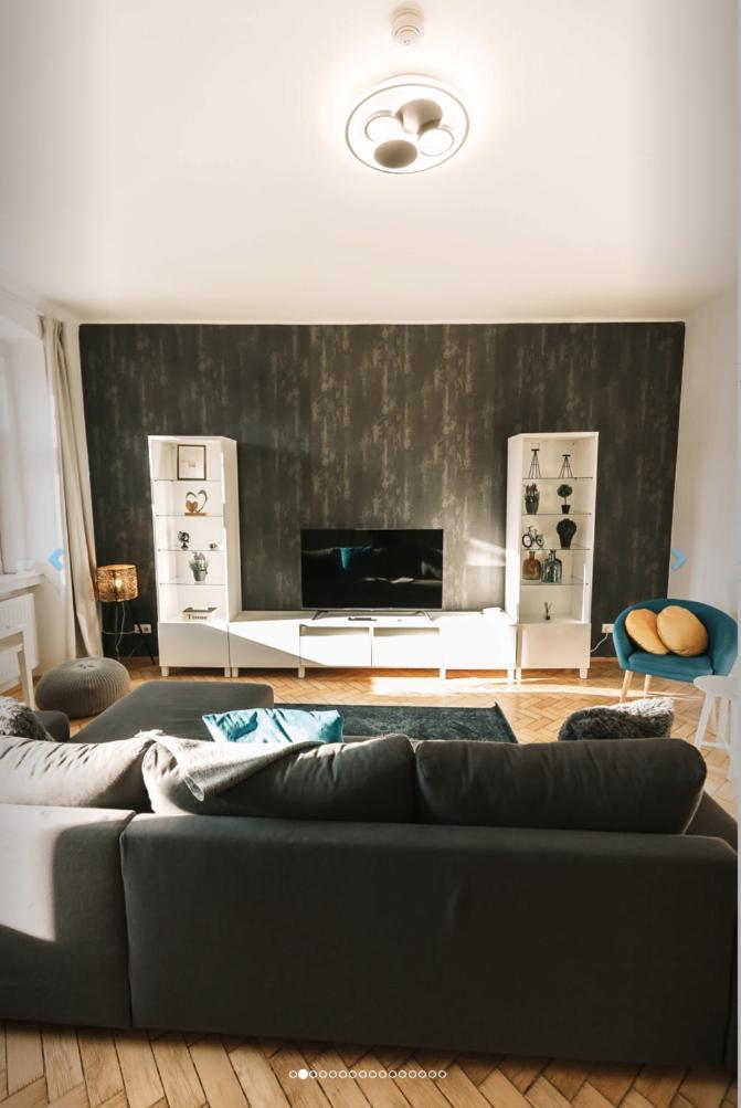Orestaliving - On The Danube Canal Friedensbruecke Apartament